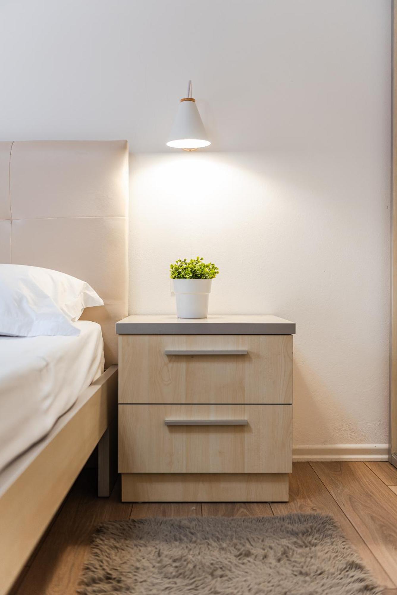 טיראנה Noir Apartment By Kondo Stays מראה חיצוני תמונה