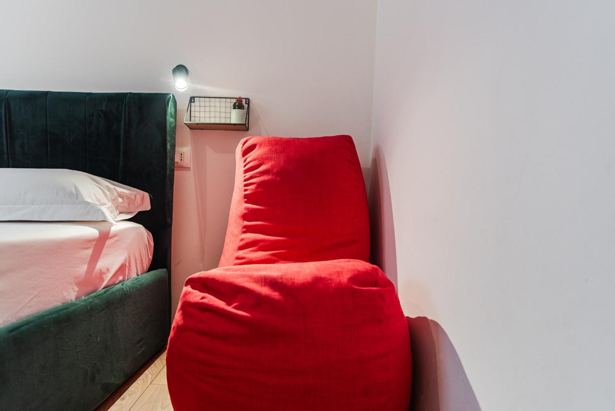 טיראנה Noir Apartment By Kondo Stays מראה חיצוני תמונה