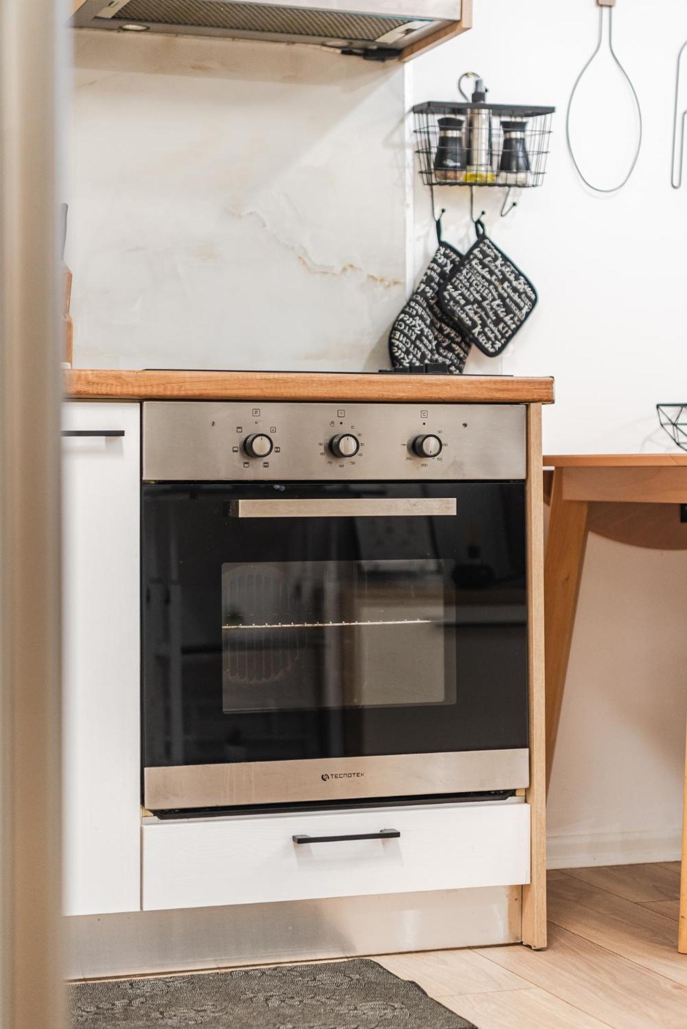 טיראנה Noir Apartment By Kondo Stays מראה חיצוני תמונה